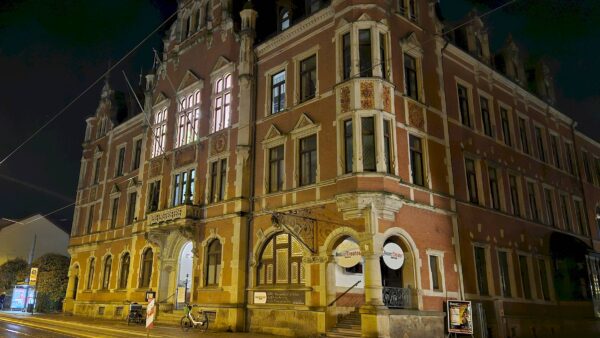 August Theater im Pieschener Rathaus - Foto: J. Frintert