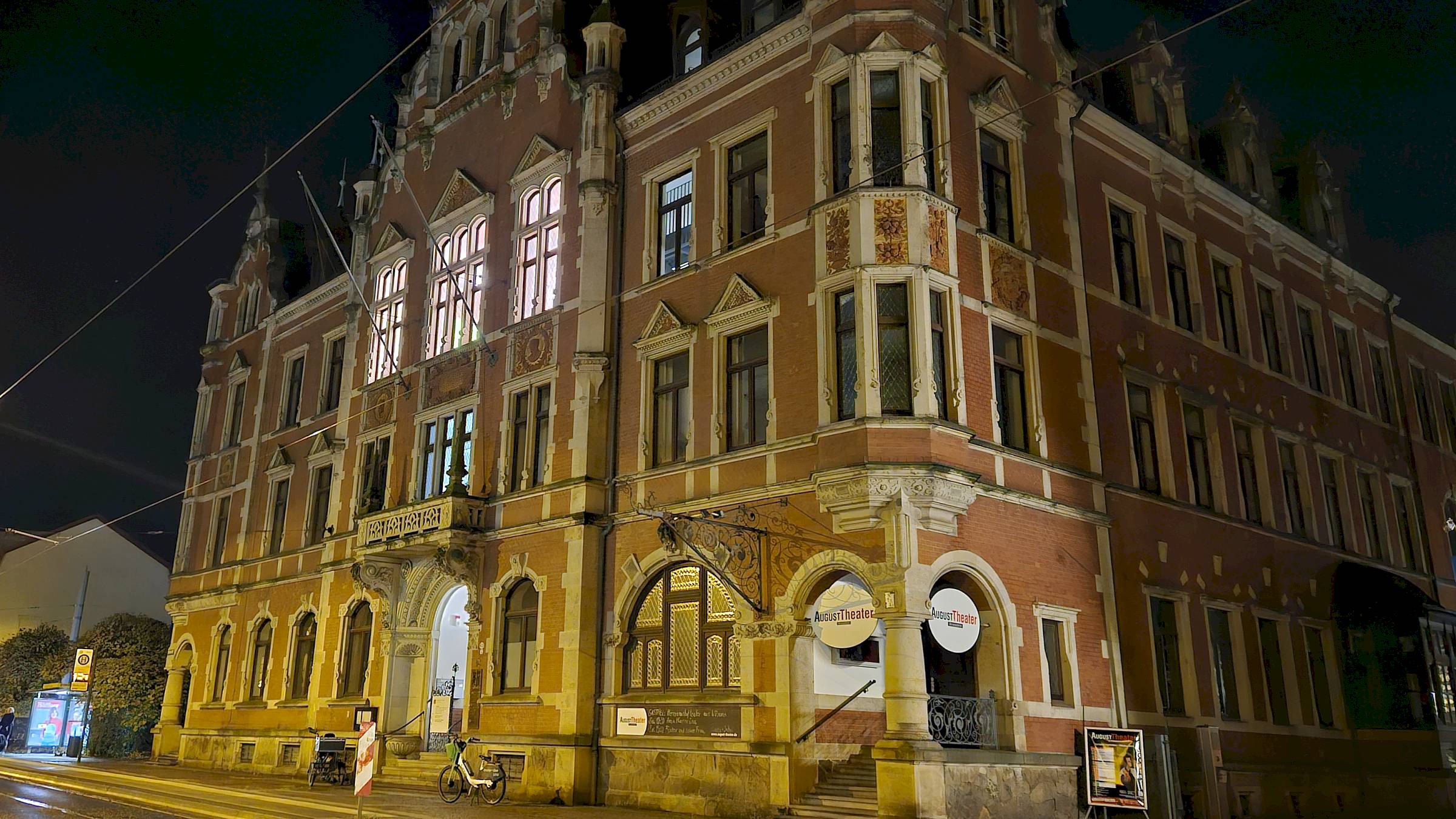August Theater im Pieschener Rathaus - Foto: J. Frintert