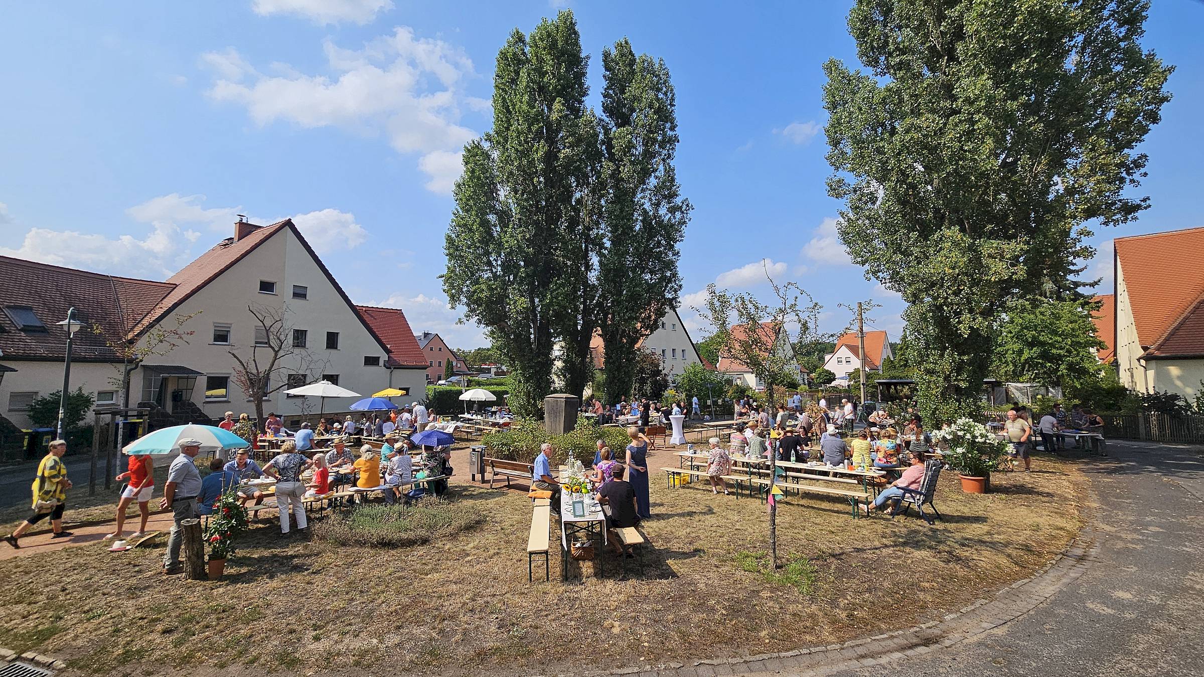 Bei bestem Wetter (nicht zu warm) wurde am Sonntag das hundertjährige Jubiläum gefeiert. Foto: J. Frintert
