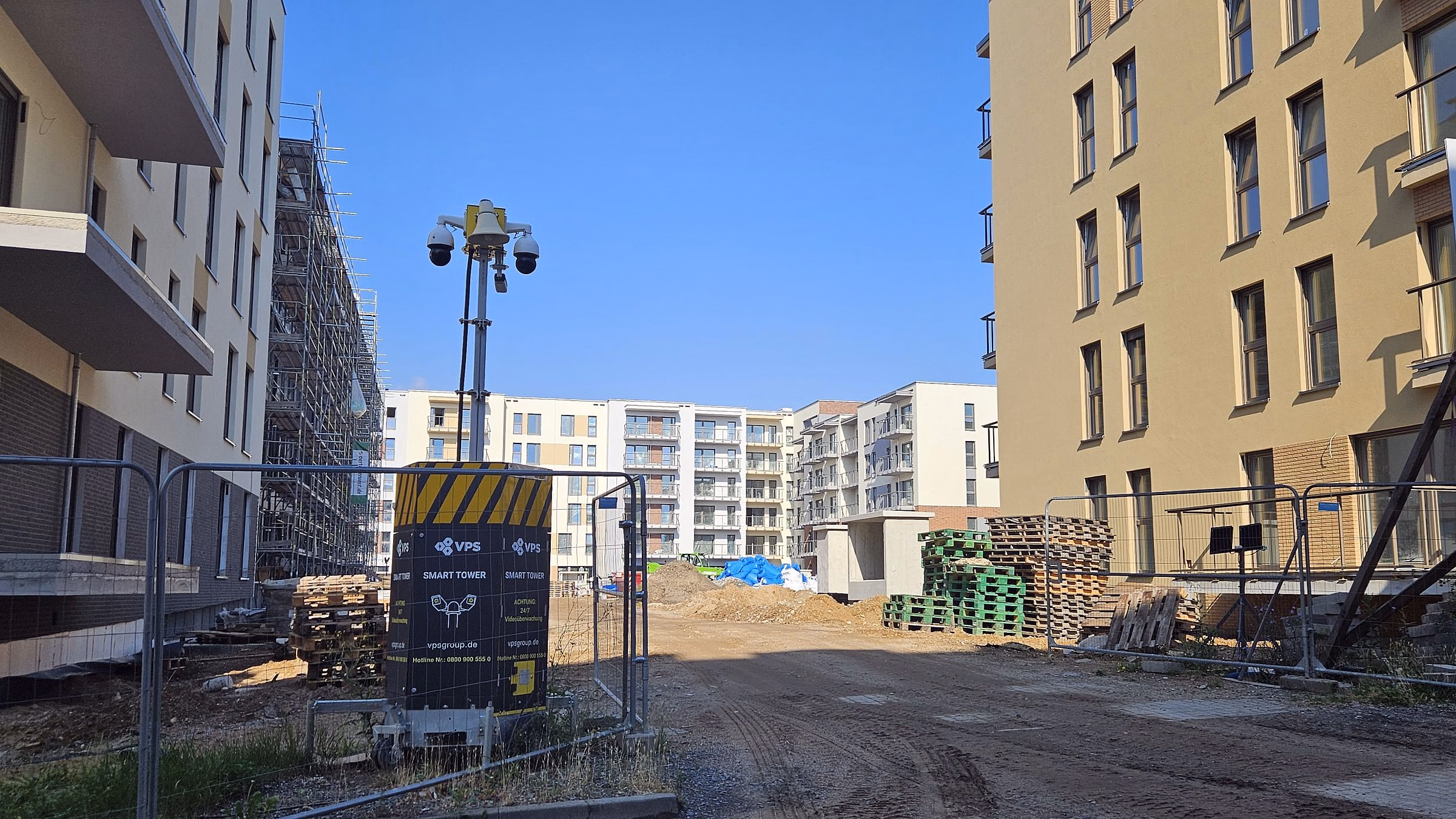Mickten boomt - aktuell gibt es mehrere Baustellen für vielgeschossige Neubauten in dem Stadtteil. Foto: J. Frintert