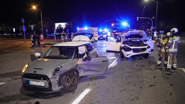 Unfall am Elbepark - Foto: R. Halkasch