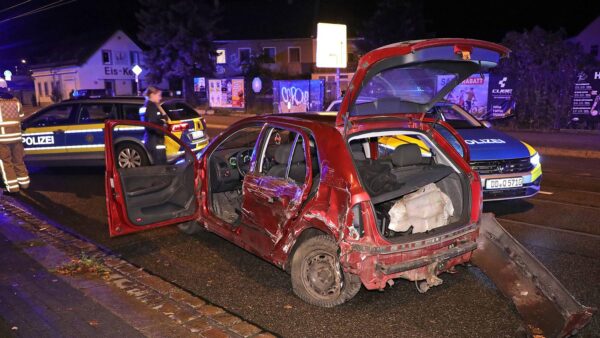 Ende einer Verfolgungsjagd auf der Leipziger Straße - Foto: R. Halkasch