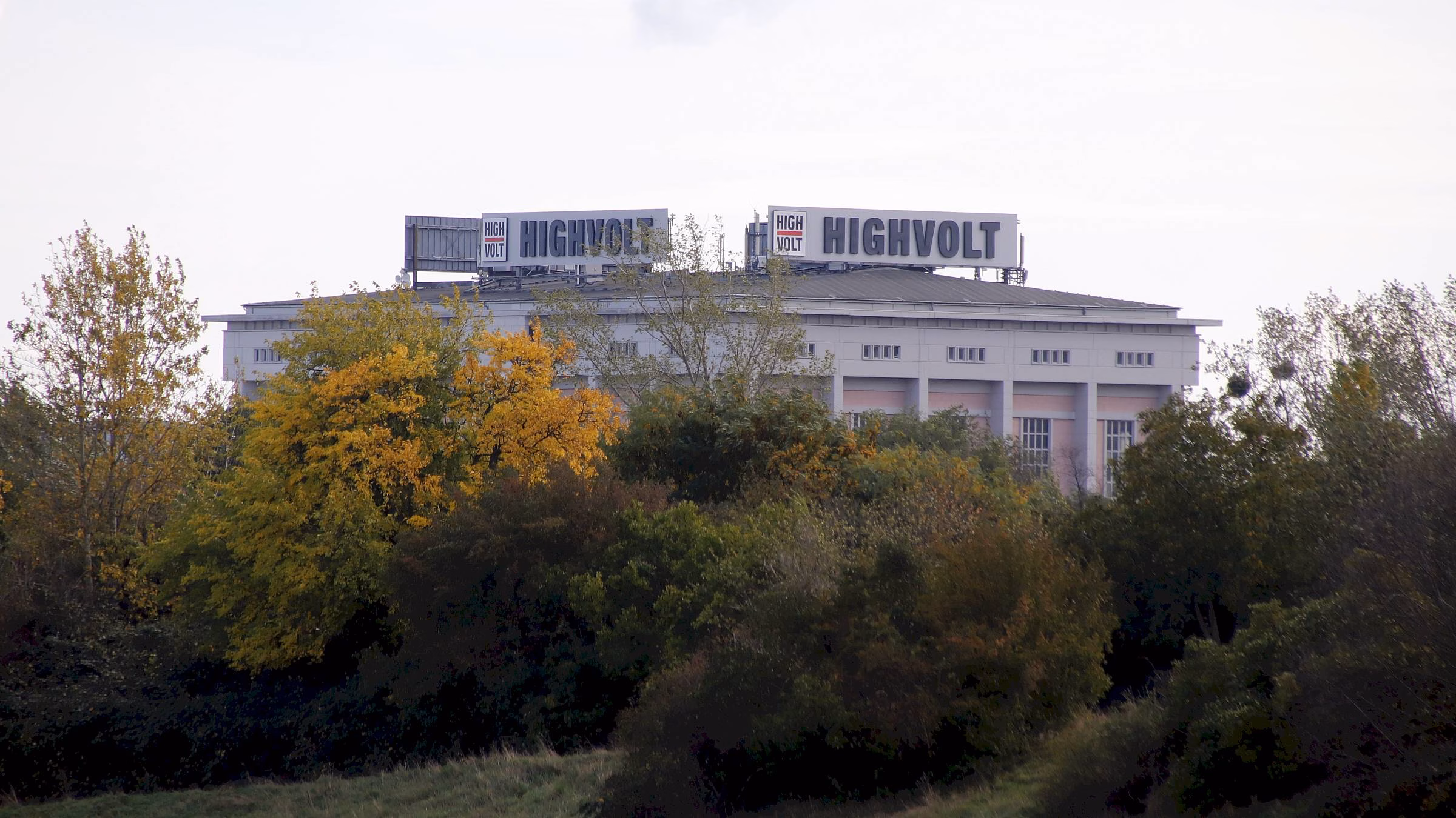 Die Highvolt Prüftechnik Dresden GmbH ist ein weltweit tätiger Hersteller und Entwickler von Hochspannungsprüf- und -messtechnik mit einer über 120-jährigen Tradition am Standort Dresden. Foto: J. Frintert
