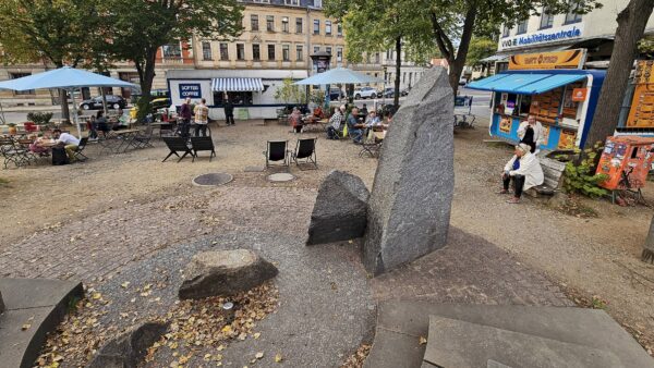 Aktuell ist der Brunnen am Altpieschener Platz trocken. Foto: J. Frintert