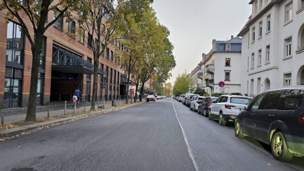 Die Riesaer Straße ist Richtung Barbarastraße gesperrt. Foto: J. Frintert